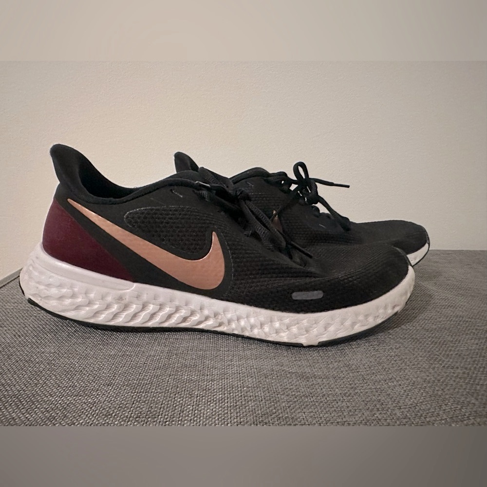 Nike Revolution Running Sneaker - Picture 3 of 8